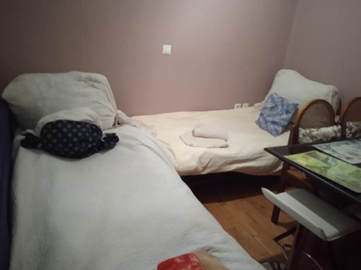 Apartment With Barbecue 1 Km Beach أثينا المظهر الخارجي الصورة